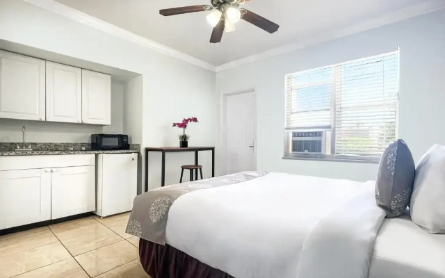 Superior Double room with pool view