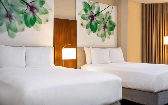Fairmont Twin Guestroom