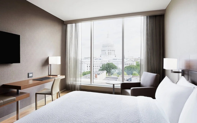 Standard Double room with city view