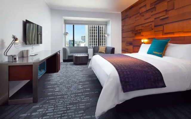 Deluxe Double room with partial view