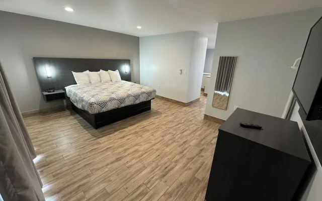 Deluxe Suite