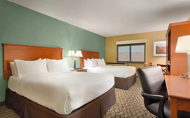 Standard Quadruple room with harbour view
