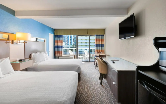Standard room with partial ocean view