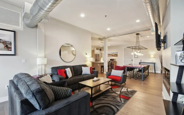 Standard room with balcony and with city view