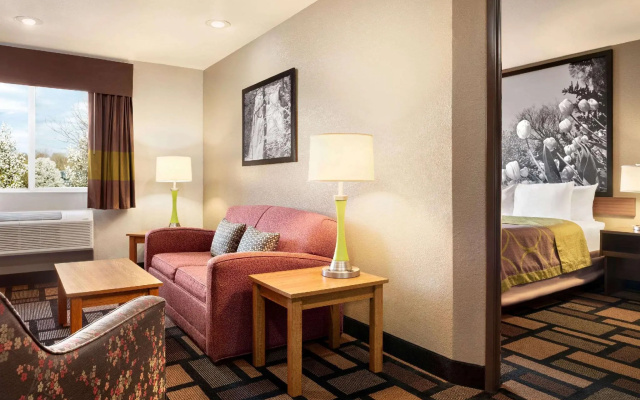 Deluxe Suite