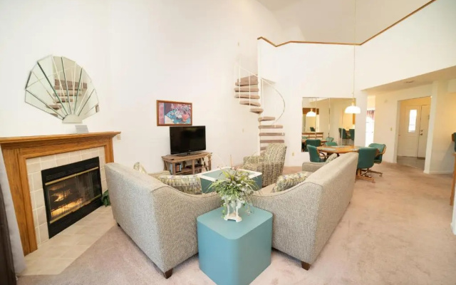 3 Bedrooms Apartment
