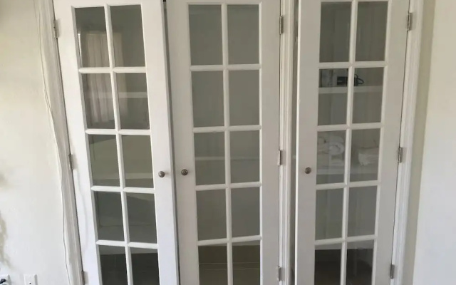 Deluxe Quadruple Studio