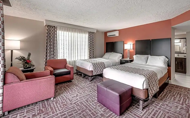 Suite with pool view