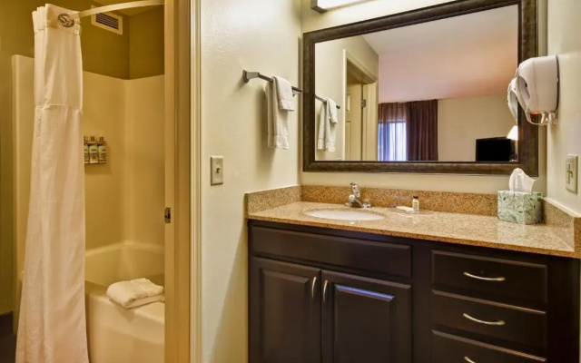 2 Bedrooms Suite