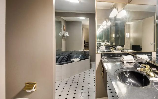2 Bedrooms Double Suite