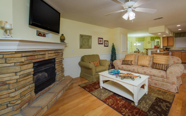 2 Bedrooms Grand Quadruple Villa