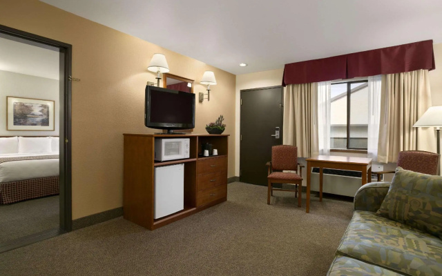 1 Bedroom Deluxe Double Suite
