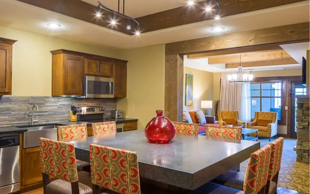 2 Bedrooms Double Suite with lake view