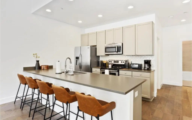 2 Bedrooms Apartment