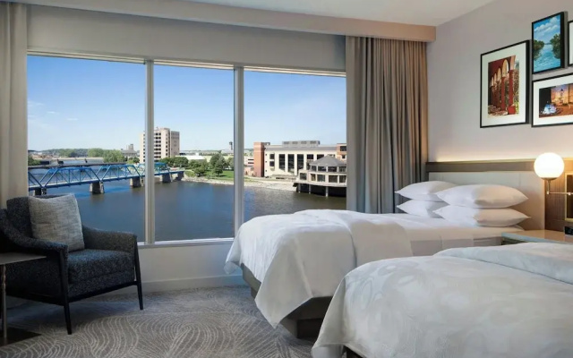 Grand Quadruple room with river view