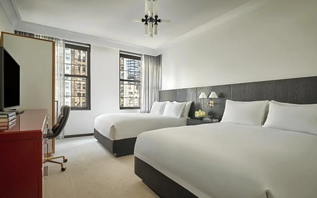 Standard Quadruple room with city view