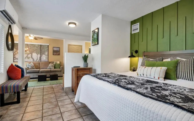 Deluxe Suite