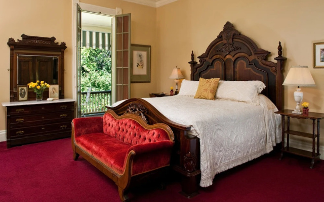 Suite with balcony