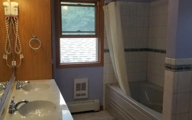 3 Bedrooms Cottage