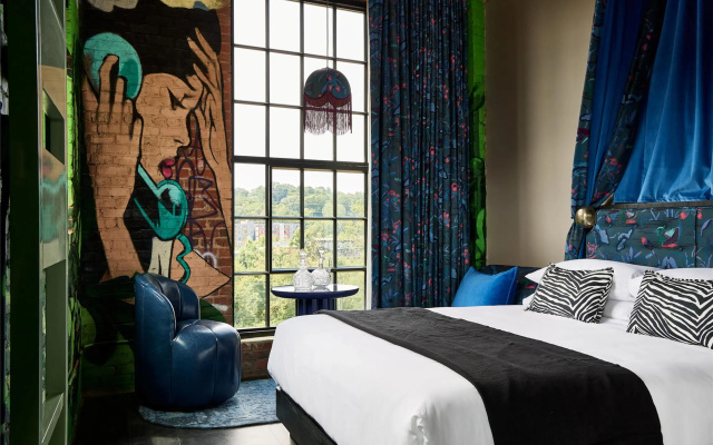 Standard Double room with river view