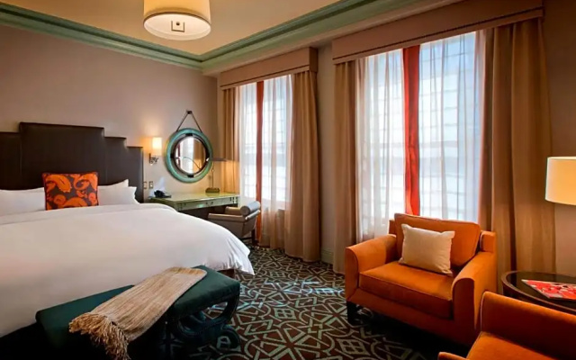 Deluxe Double room with partial city view