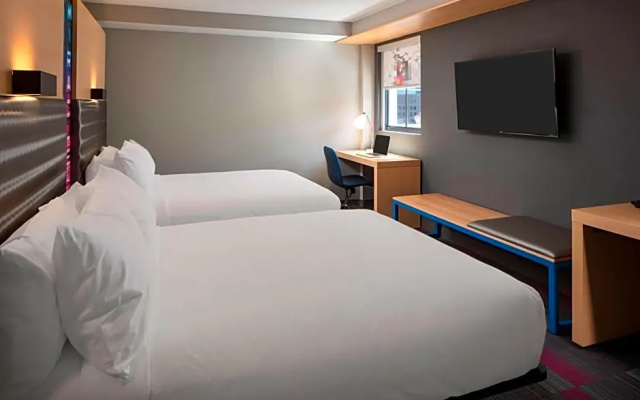 Standard Quadruple room with balcony and with city view