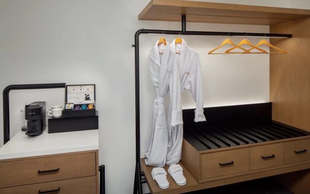 1 Bedroom Suite