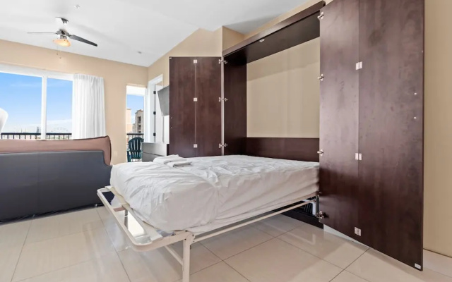 2 Bedrooms Suite with partial ocean view