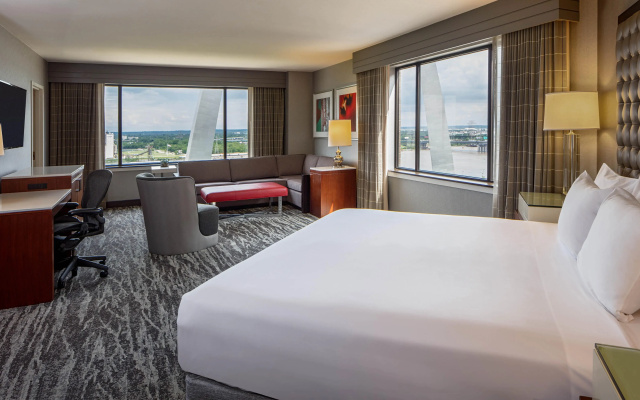 Deluxe Arch View Double room