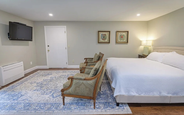 1 Bedroom Standard Double Suite
