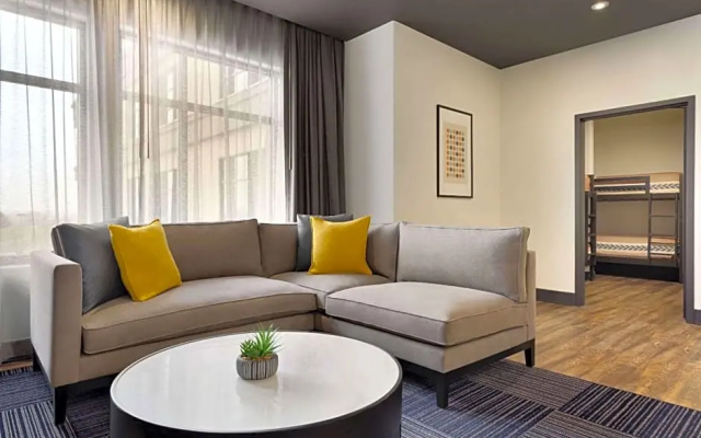 2 Bedrooms Sextuple Family Suite