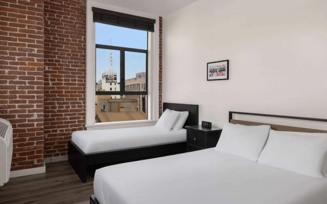 2 Bedrooms Deluxe Suite