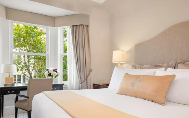 Main Level Double Guestroom