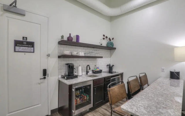 Premium Suite
