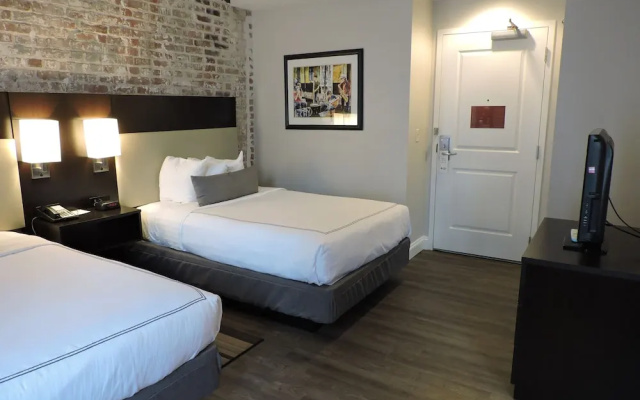 Standard Quadruple Suite