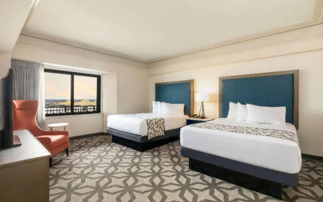 2 Bedrooms Suite with balcony
