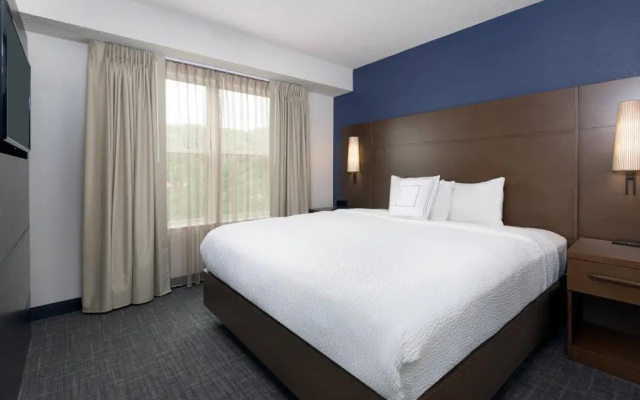 2 Bedrooms Larger Suite