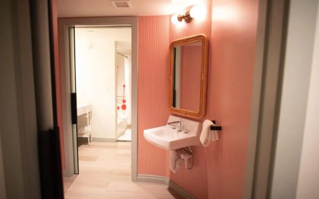 Grand Double Suite with balcony and with city view