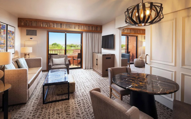 Executive Double Suite with mountain view