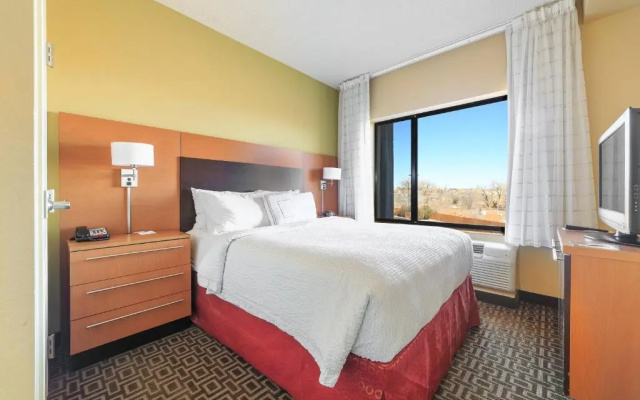 2 Bedrooms Suite