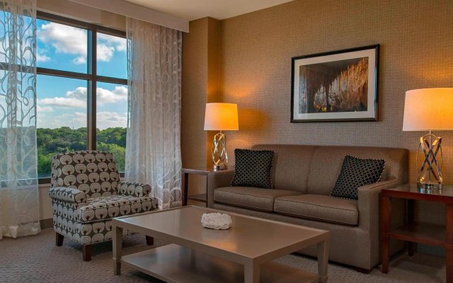 Executive Double Club Suite