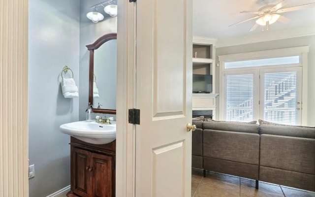 4 Bedrooms Cottage