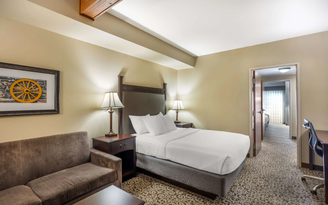 Sextuple Suite