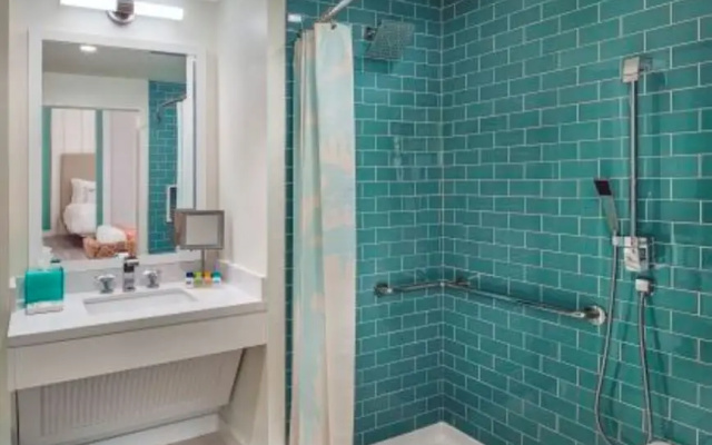 Premium ADA Double room with partial ocean view