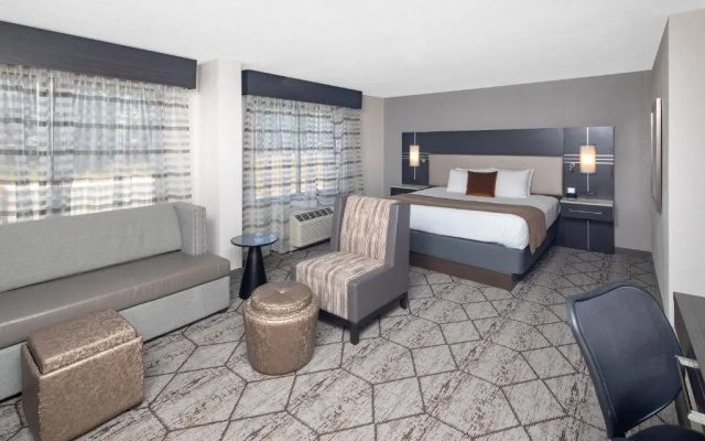 Deluxe Suite