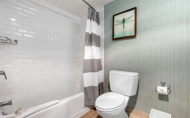 Quadruple Suite with partial ocean view