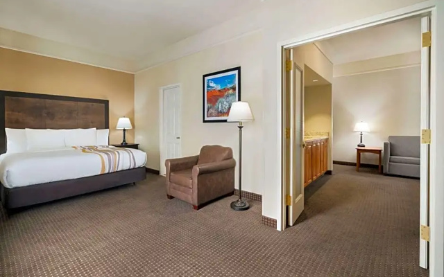 Deluxe Double Suite
