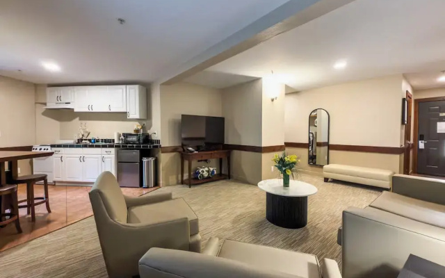 1 Bedroom Double Suite with balcony
