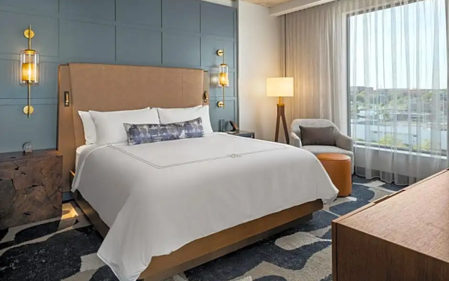 1 Bedroom Double Suite with balcony and with city view