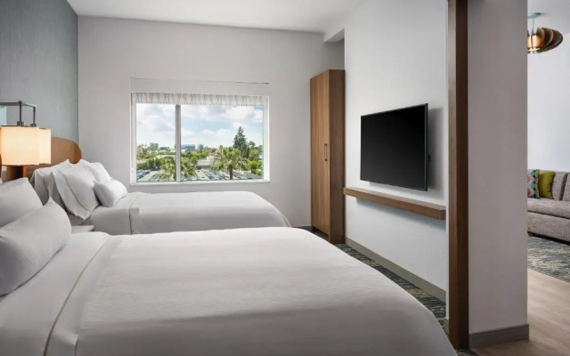 1 Bedroom Quadruple Suite with view
